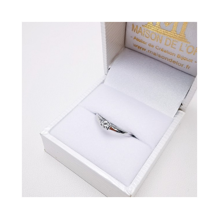 Bague Solitaire "Amour Absolu" Diamant 0.10 ct Or Blanc 750 - 18 carats