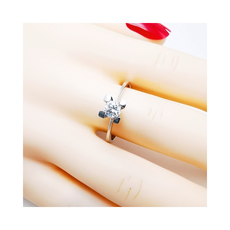 Bague Solitaire "Empire" Diamant 0.30 ct Or Blanc 750 - 18 carats