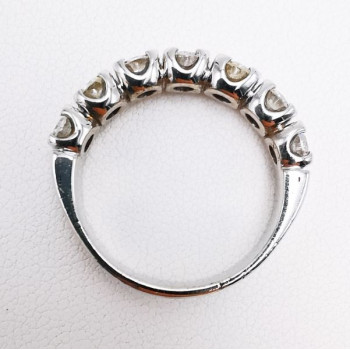 Alliance Diamants 1.68 carat Serti Griffes Or Blanc 750 - 18 carats