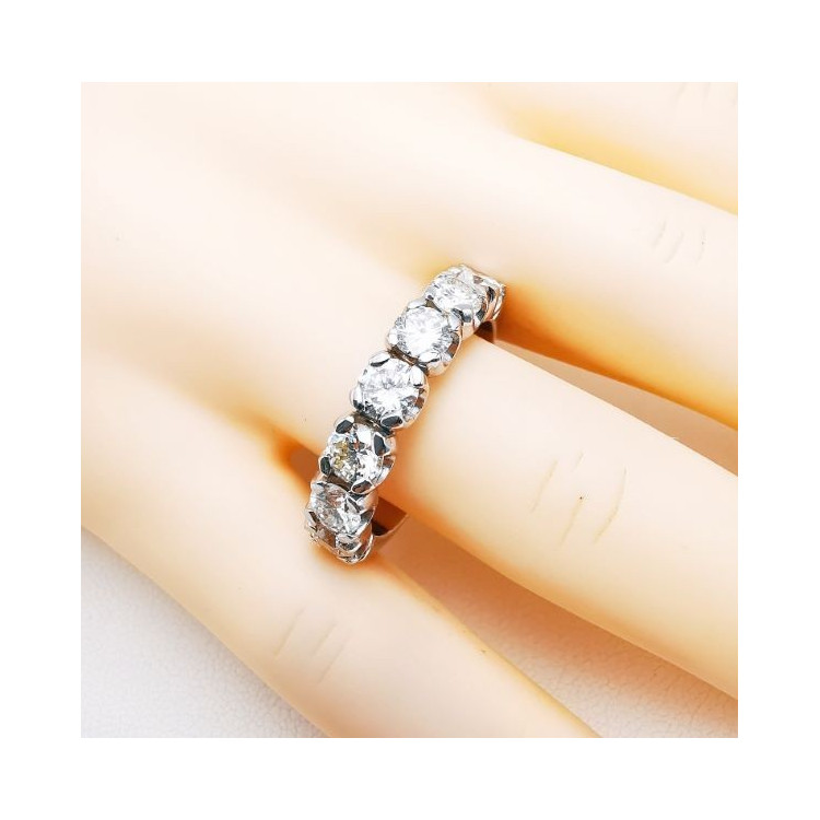 Alliance Diamants 1.68 carat Serti Griffes Or Blanc 750 - 18 carats