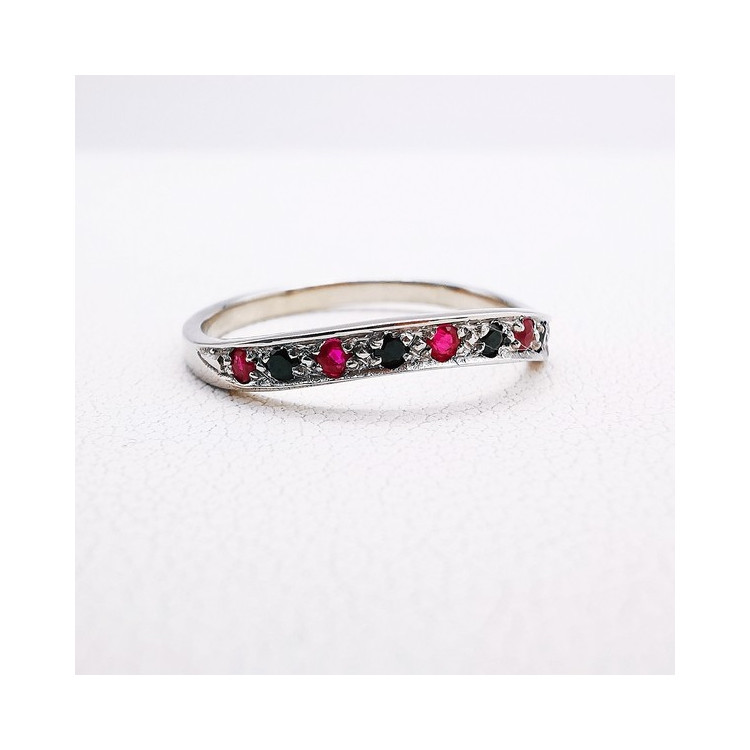 Alliance Rubis Spinelles Noirs "Vague d'amour" Or Blanc 750 - 18 carats