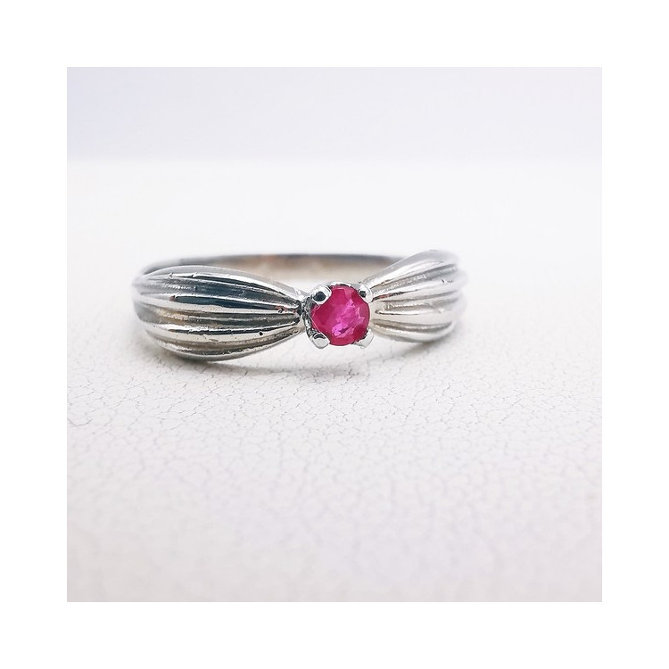 Bague Rubis Or Blanc 750 - 18 carats