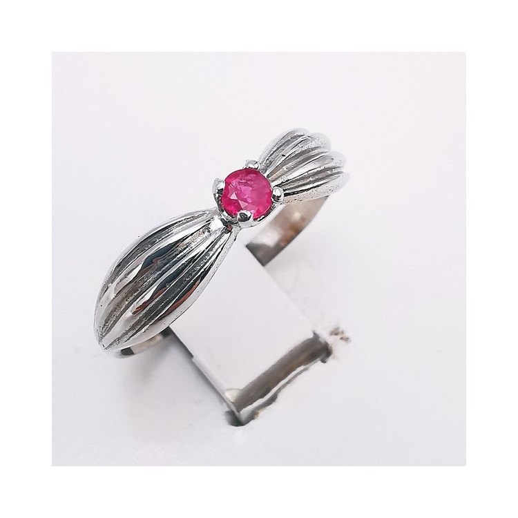 Bague Rubis Or Blanc 750 - 18 carats