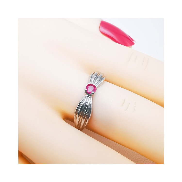 Bague Rubis Or Blanc 750 - 18 carats