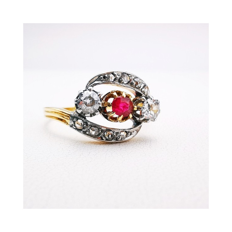 Bague ancienne Rubis Diamants Or Jaune 750 - 18 carats (Bijou d'occasion)