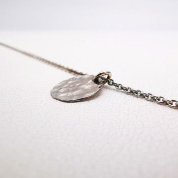 Chaîne de Cheville Médaille martelée Or Blanc 750 - 18 carats