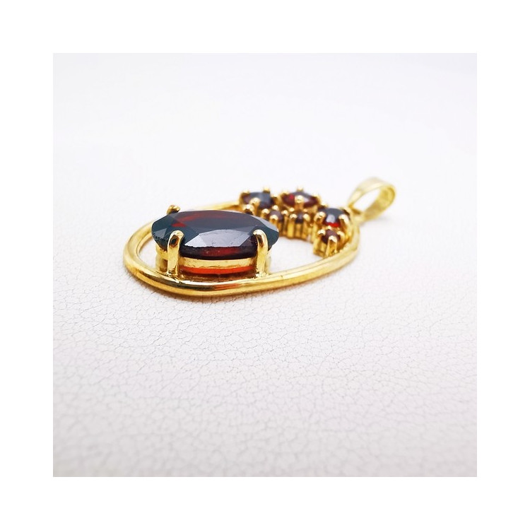 Pendentif Grenat Or Jaune 750 - 18 carats Pièce Unique