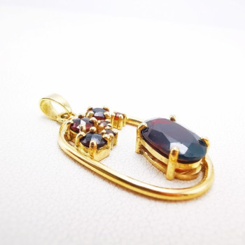Pendentif Grenat Or Jaune 750 - 18 carats Pièce Unique