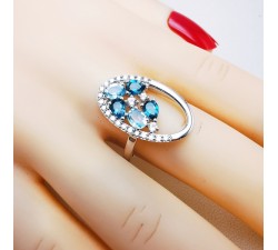 Bague "Blue Ice" Topazes Diamants Or Blanc 750 - 18 carats