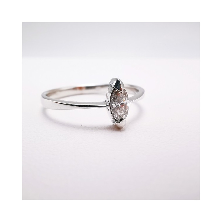 Bague Solitaire "Navette Parisienne" Diamant 0.18 ct Or Blanc 750 - 18 carats