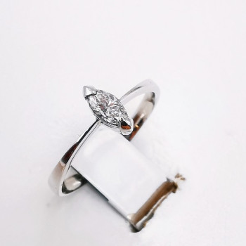Bague Solitaire "Navette Parisienne" Diamant 0.18 ct Or Blanc 750 - 18 carats