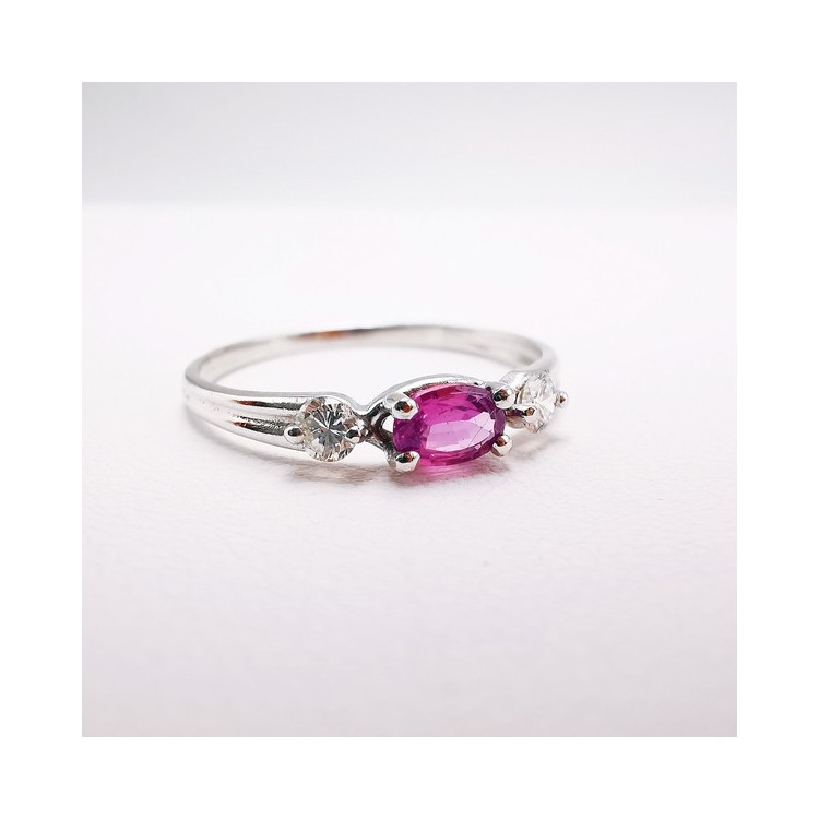 Bague "Essence Précieuse" Saphir Rose et Diamants Or Blanc 750 - 18 carats