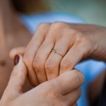 Bague "Origine" Emeraude Petit Modèle Or Jaune 750 - 18 carats