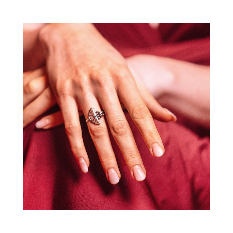 Bague "Féminessence" Or Blanc 750 - 18 carats
