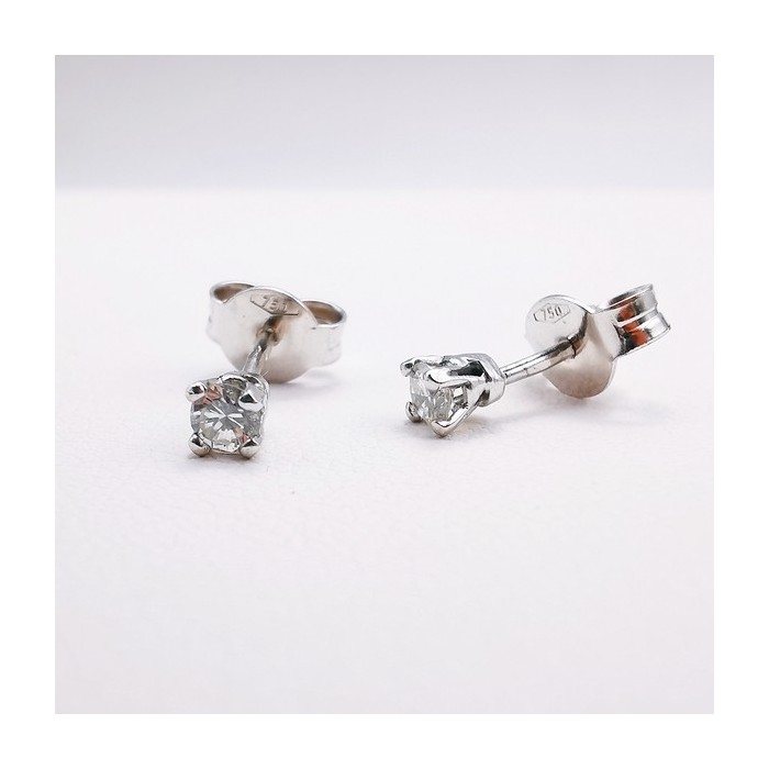 Boucles d'oreilles puces "Iconic" Diamants 2 X 0.08 ct Or Blanc 750 - 18 carats Boucles d'oreilles puces "Iconic" Diamants 2 X 0.08 ct Or Blanc 750 - 18 carats