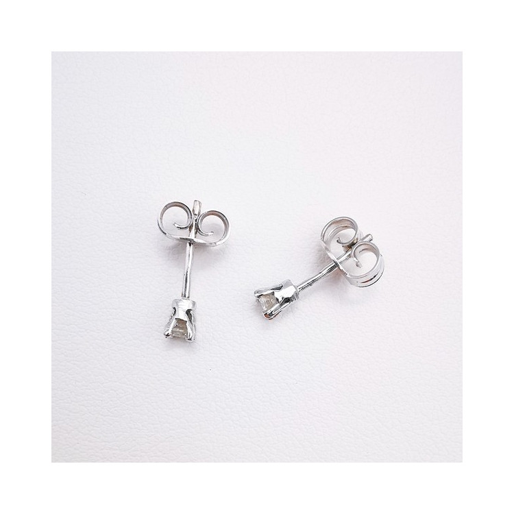 Boucles d'oreilles puces "Iconic" Diamants 2 X 0.08 ct Or Blanc 750 - 18 carats