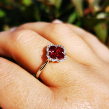 Bague Trèfle Rubis Diamants Ligne Vendôme Or blanc 750 - 18 carats