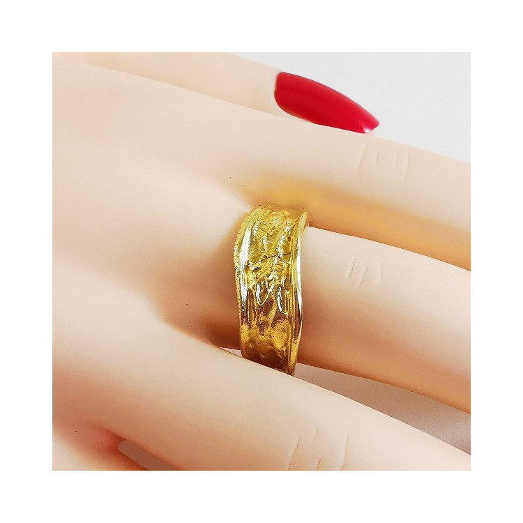 Bague froissée ondulée or jaune 750 - 18 carats