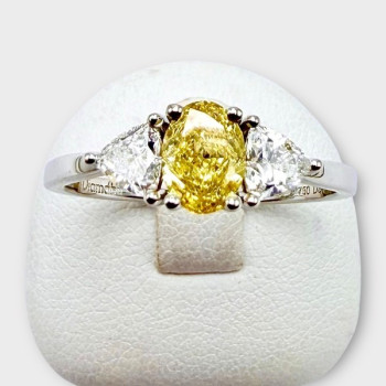Bague Diamant Jaune et Diamants blancs de synthèse Or Blanc 750 - 18 carats