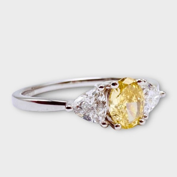 Bague Diamant Jaune et Diamants blancs de synthèse Or Blanc 750 - 18 carats