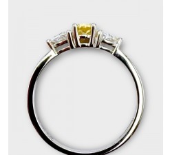 Bague Diamant Jaune et Diamants blancs de synthèse Or Blanc 750 - 18 carats