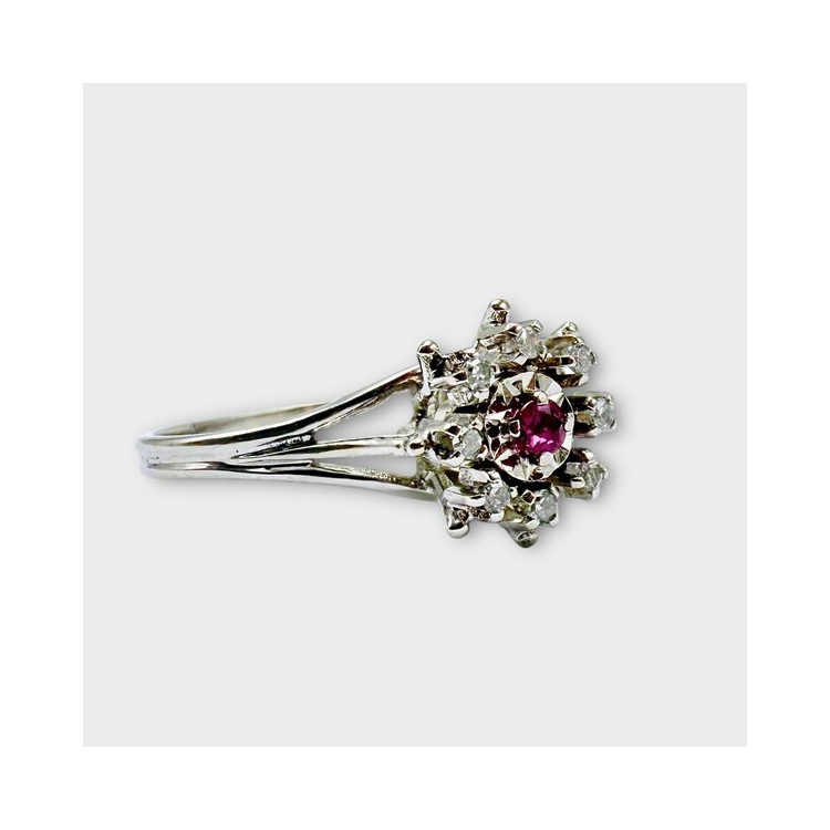 Bague Rubis Entourage Diamants Or Blanc 750 - 18 carats (Bijou Occasion)
