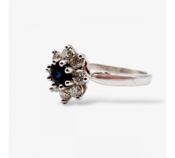 Bague "Baby Lady" Saphir Entourage Diamants Or Blanc 750 - 18 carats