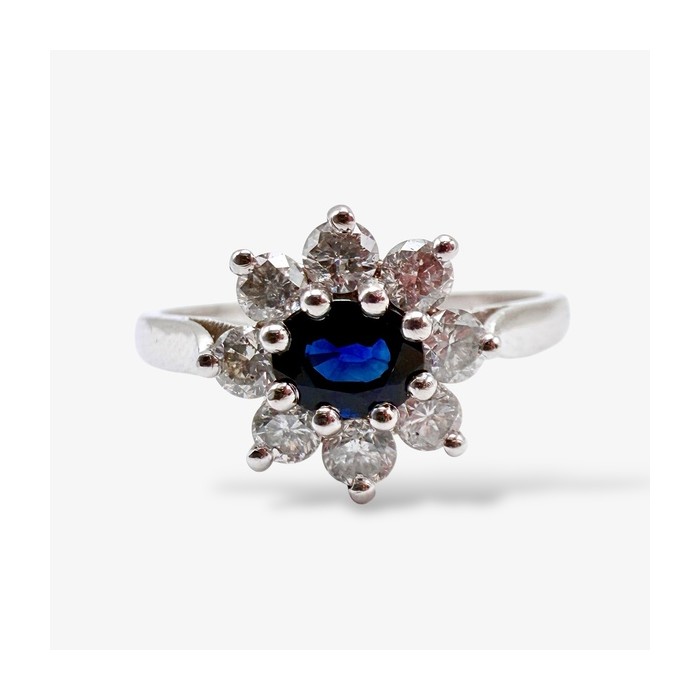 Bague "Baby Lady" Saphir Entourage Diamants Or Blanc 750 - 18 carats