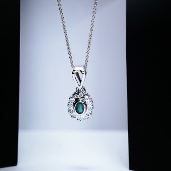 Collier "Lady Retro" Émeraude et Diamants Or Blanc 750 - 18 carats