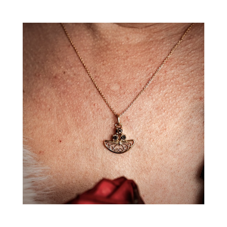 Collier "Féminessence" Quart Fumé Or Jaune 750 - 18 carats