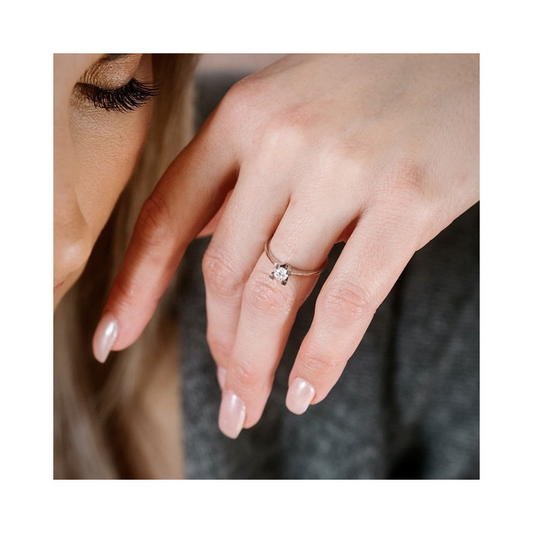 Bague Solitaire "Empire" Diamant 0.30 ct Or Blanc 750 - 18 carats