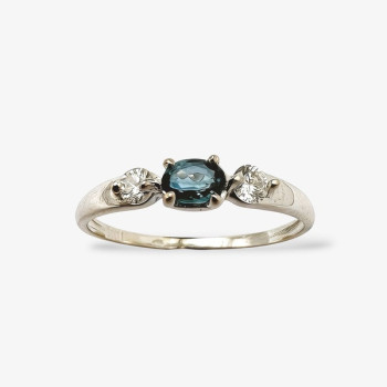 Bague "Essence Précieuse" Saphir et Diamants Or Blanc 750 - 18 carats