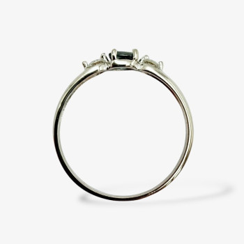 Bague "Essence Précieuse" Saphir et Diamants Or Blanc 750 - 18 carats
