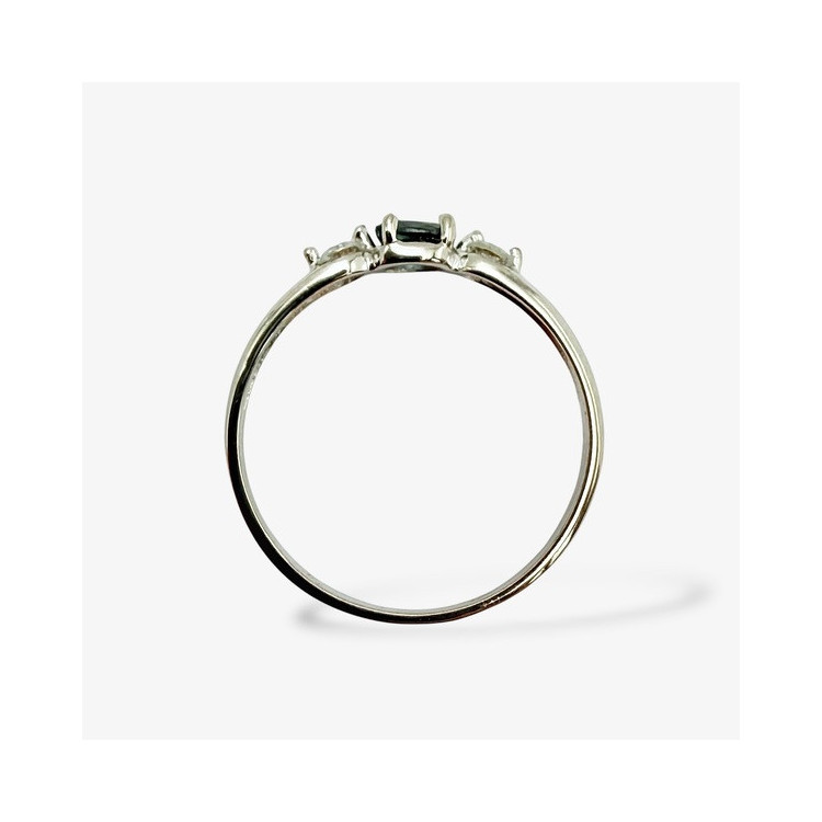 Bague "Essence Précieuse" Saphir et Diamants Or Blanc 750 - 18 carats