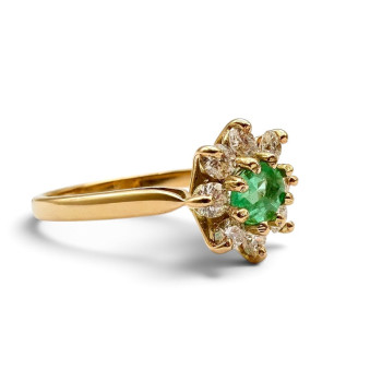 Bague "Baby Lady" Emeraude Entourage Diamants Or Jaune 750 - 18 carats