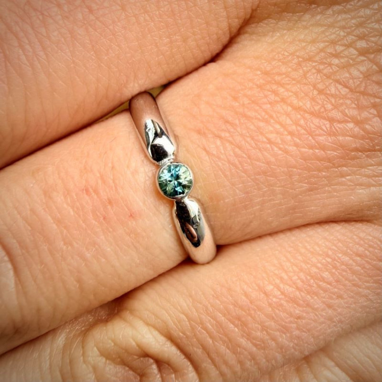 Bague "ÉMOTION" Saphir Bleu Vert Or Blanc 750 - 18 carats