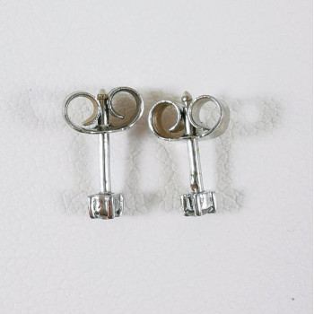 Boucles d'Oreilles Puces "Iconic" Diamants  2 x 0.03 ct Or Blanc 750 - 18 carats