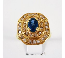 Bague "Lady Pompadour" Saphir entourage Diamants Or Jaune 750 - 18 carats