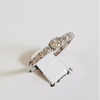 Bague Solitaire Accompagné Diamants Or Blanc 750 - 18 carats