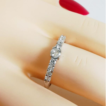 Bague Solitaire Accompagné Diamants Or Blanc 750 - 18 carats