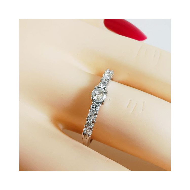 Bague Solitaire Accompagné Diamants Or Blanc 750 - 18 carats