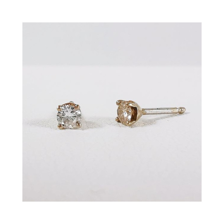 Boucles d'Oreilles puces "Iconic" Diamants 2 X 0.09 ct Or Blanc 750 - 18 carats