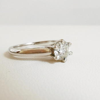 Bague Solitaire Diamant 0.64 ct Or Blanc 750 - 18 carats