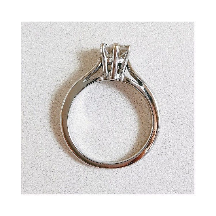 Bague Solitaire Diamant 0.64 ct Or Blanc 750 - 18 carats