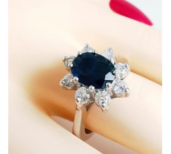 Bague "Madame Lady" Saphir entourage Diamants Or Blanc 750 - 18 carats