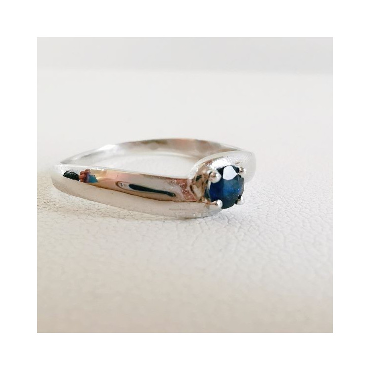 Bague "Voluté d'Amour" Saphir Or Blanc 750 - 18 carats