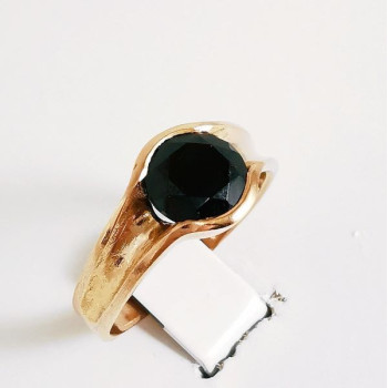 Bague Solitaire "Nid Précieux" Spinelle Noir Or Rose 750 - 18 carats