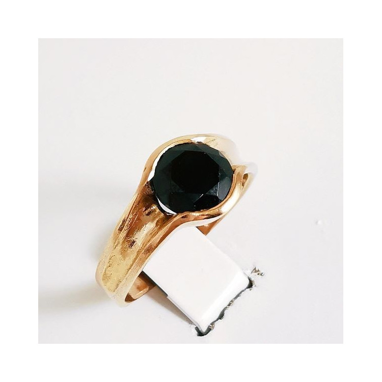 Bague Solitaire "Nid Précieux" Spinelle Noir Or Rose 750 - 18 carats