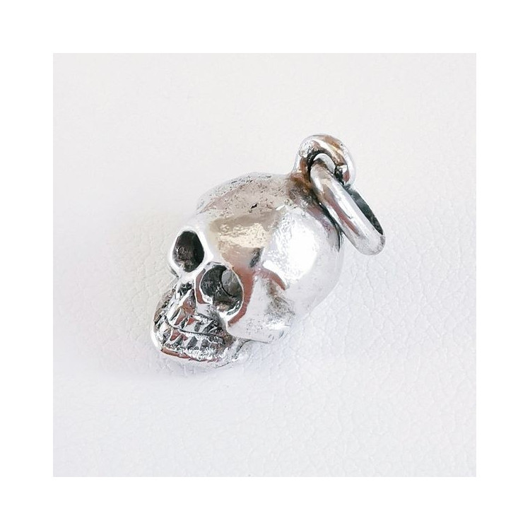 Pendentif Tête De Mort Gothique En Résine Argenté - Collier Neuf Avec étiquettes