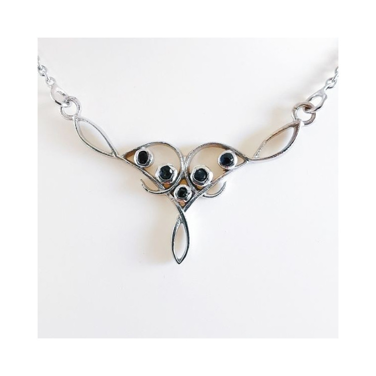 Collier Arabesque Saphirs Or Blanc 750 - 18 carats Pièce Unique